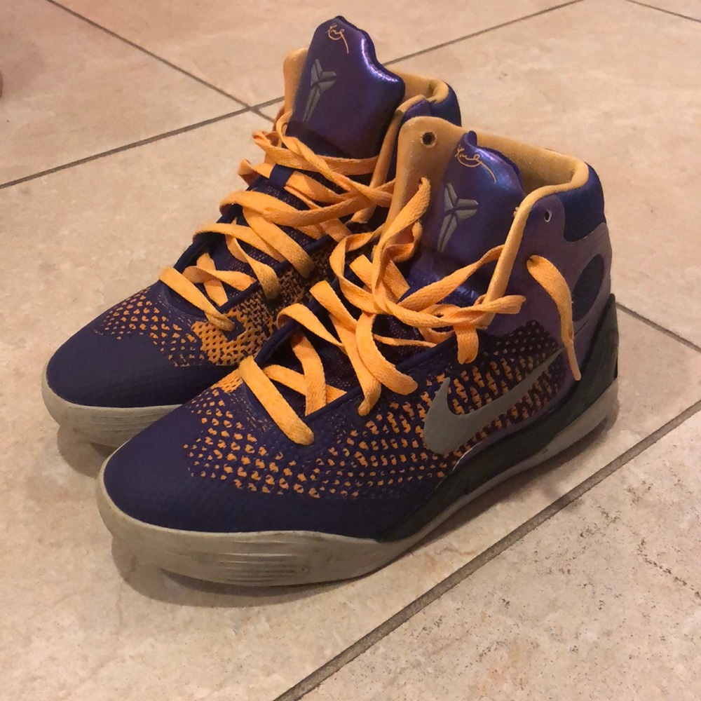 Kobe 9 GS “Team”